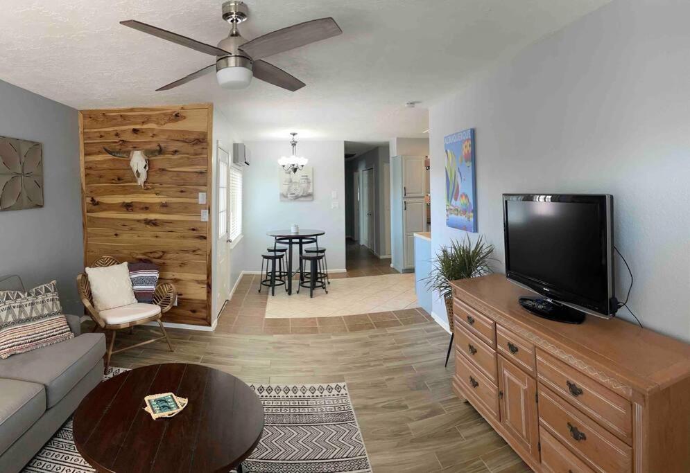 Comfy, Contemporary Quiet Retreat Vacation Home With Views Albuquerque Exterior photo
